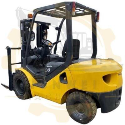 China Manual Hydraulic Lifting Pallet Truck 3 Ton Used Diesel FD30 FD80 FD50 Komatsu Forklift for sale