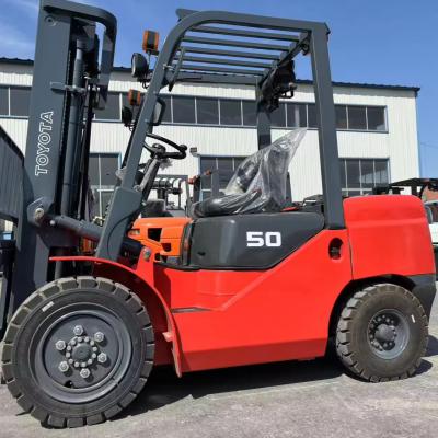 China 5000 kg Tragfähigkeit Diesel-Forklift mit Gabelpositionierer und Seitenschalter zu verkaufen