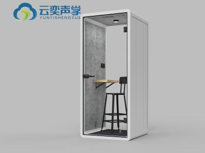 中国 Single Seater Office Meeting Booth With Computer Desk For Private Working Movable Silence Soundproof Booth Office Pod 販売のため