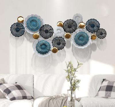 China Modern Colorful Chinese Style Villa Wrought Iron Art Round Metal Flower Wall Decor for sale