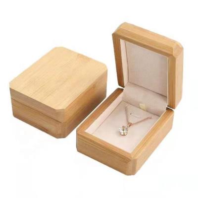 China Luxury Wholesale Bamboo Pendant Box Necklace Gift Box Jewelry Box Pendant Necklace Packaging for sale