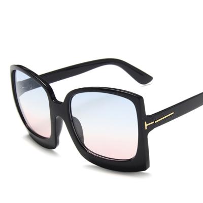 China 2021 Oversized Classic Shades Ladies PC Frame Fashion Sun Glasses PC Designer Luxury Sunglasses for sale