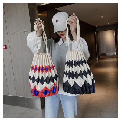 China 100% eco-friendly Japanese fashion shoulder soft pleated shopping bags for sale