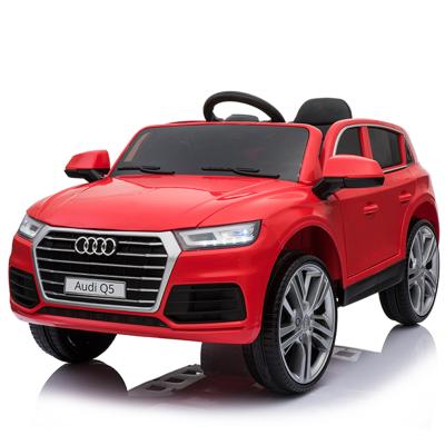 China Ride On Remote Control Toy Hot Selling Licensed One Seat Audi Q5 Kid Electric Car With Light Music Power Battery Ride On Car for sale