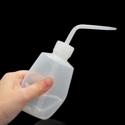 China Medicine Laboratory 150ml 250ml 500ml 1000ml Plastic Function Squeeze Wash Bottle With Spout for sale