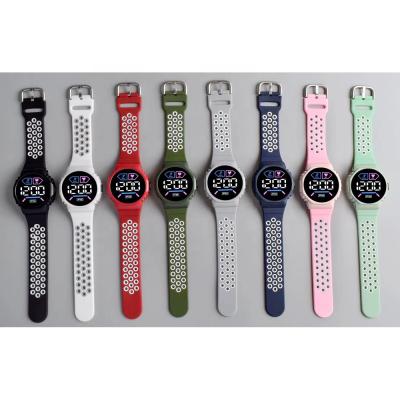 China Wholesale Amazing Automatic Wristwatch Fashion Latest Design M1 LED Date Date Electronic Digital Watch for sale