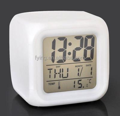 China Cheap Calendars Natural Light Alarm Clock, Children's Alarm Clock, Square Shape 7 Color Changing Antique Digital Alarm Clock for sale