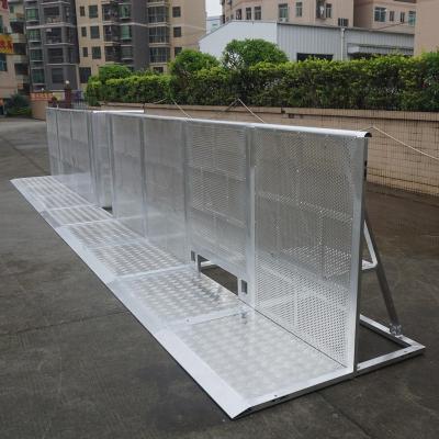 China Large alloy 6061-T6 tight control event aluminum barrier for sale concrete road barrier demountable road crowd control barricades manufacturer in china for sale