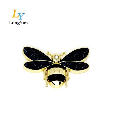 China Custom high quality 3D metal bee bag. .etc for handbag hardware metal logo accessories for shoes for sale