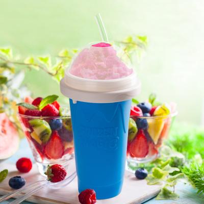 China BBA374 Eco-Friendly Sustainable Plastic Ice Cream Squeeze Cup With Lid Food Grade Silicone DIY Smoothie Cup Frozen Soggy Pinch Cups for sale