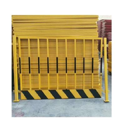 China China Factory Price Construction Safety Easily Assembled Welded Wire Mesh Foundation Pit Guardrail Barrier for sale