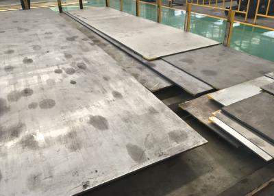 China Superficie laminada en caliente en frío Grinded del negro de la hoja de acero de aleación trabajado a máquina para la nave en venta