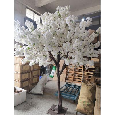 China New Style Eco-friendly Artificial White Cherry Blossom Tree Artificial Flowers Simulate Wedding Tree Decor for sale