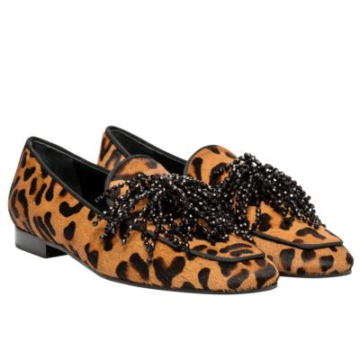 China Lightweight Leopard Print Women Shoes Leather Casual Low Heels Ladies Flats Slip On Shoes for sale