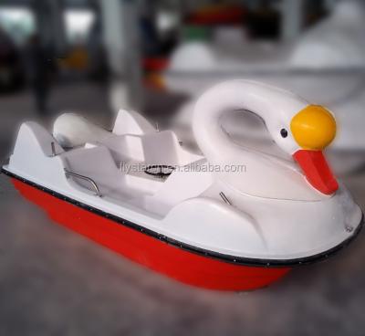 China Can be used on lake water park adult fiberglass water swan pedal boat for sea for sale