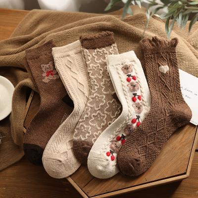 China Variety Styles Sporty Wholesale Comfortable Crew Socks Women Solid Color Winter Cotton Socks for sale