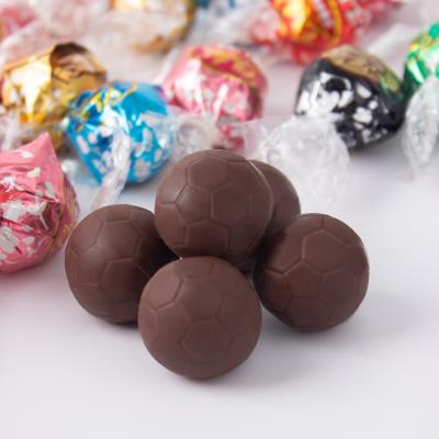 China Factory Supply Valentine Coklat Sweet Candies Wholesale Ball Shape Milk Chocolate With Cream zu verkaufen