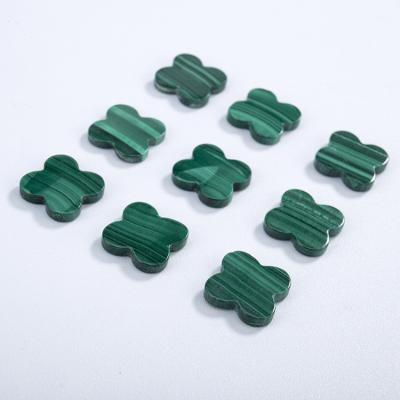 China Color Play or Fire Flat Back Sliced ​​Four Leaf Clover Natural Green Malachite Stone Gemstone Used in Ring Earring with Cheap Price for sale