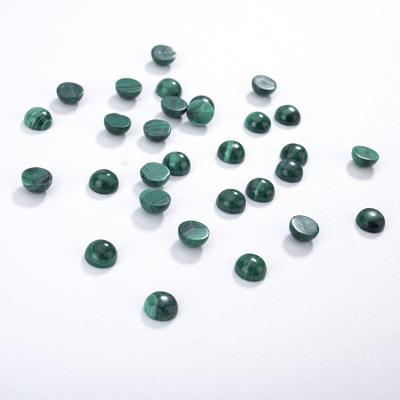 China Shiny Malachite Green Round Cut Grinding and Polishing Natural Malachite Small Cabochon Round Slab for Fashion Jewelry for sale