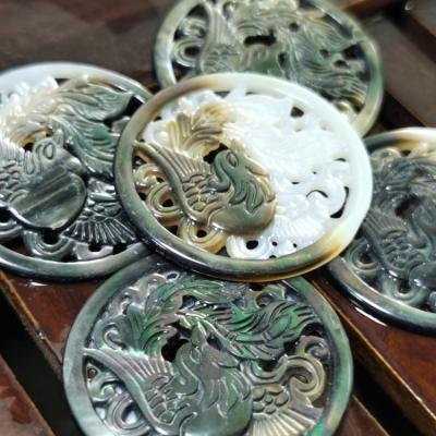 China Custom China Face Mother of Pearl Carving Cameo Around Black Lip Hand Carved Shell for sale