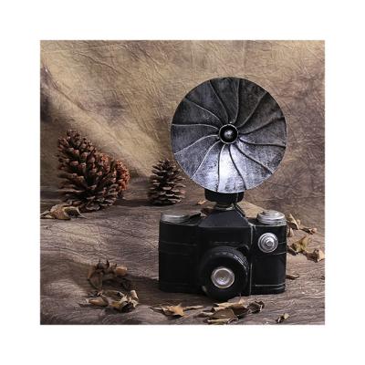 China Hot Sale Europe Retro Handmade Props Resin Camera Model Home Decoration Opens Gifts For Home Office Bar Decor for sale