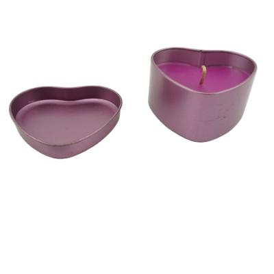 China Romantic Smokeless Purple Paraffin Solid Soy Wax In Heart Shape Metal Travel Tin Candles for sale