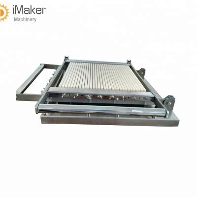 China Cutting Customizable Hot Selling Size Cake Slicer Square Square Cake Cutter Homemade Guitar Cutter for sale