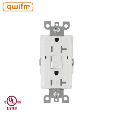 China 20 Amp Residential / General Purpose GFCI Outlet With Tamper Resistant 2 LED Indicators With Wall Plate for sale