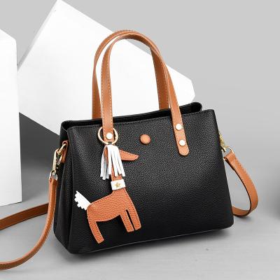 China 2021 New Women's Bag Fashion Temperament One-Shoulder Korean Messenger Bag Waterproof Large Capacity Portable Female Tote Bag for sale