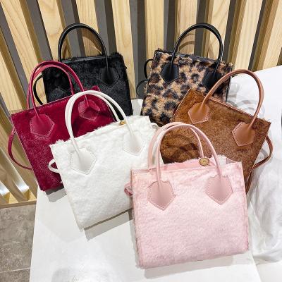 China Autumn new trend fashion bag soft single handbag all-match net red plush one-shoulder messenger bag for sale