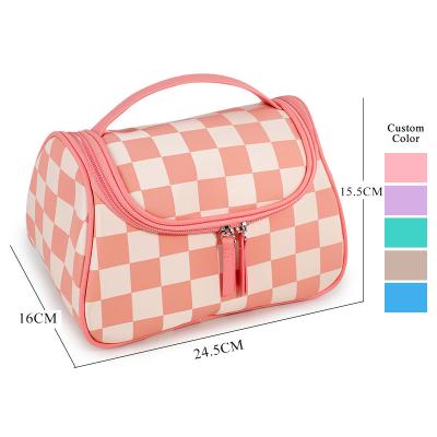 China Fashion Classic New Fashion Colorblock Lattice Design Large Capacity Travel Portable Nylon Cosmetic Bag for sale