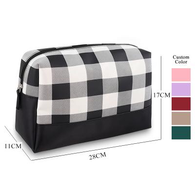 China Fashion Best Selling Classic Fashion Lattice Pattern Printed Suitable Capacity Nylon Portable Makeup Bag for sale