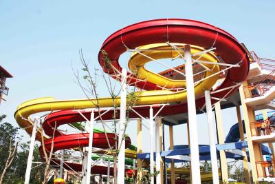 China Popular Spiral Water Park Slide With Vertical Track , FRP Water Park Slides For Water Park for sale