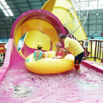 China Waterslide de los niños sobre el tobogán acuático de la piscina de la tierra para el juego interactivo del agua de la familia en venta