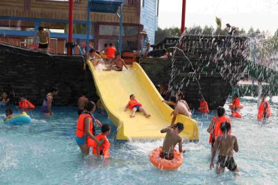 China Seeräuber-Aqua-Spiel-Wasser-Park-Ausrüstung/fertigte Fiberglas-Piraten-Schiff besonders an zu verkaufen