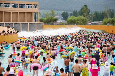 China Kundengebundene Wasserpark Wellen-Maschine für Familien-Spaß im Aqua-Park zu verkaufen