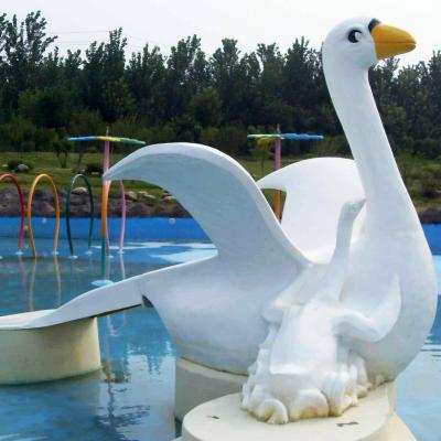 China Juego modificado para requisitos particulares de la diapositiva del pollo del cisne para los niños, pequeñas diapositivas de la piscina de agua de la fibra de vidrio en venta