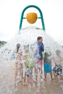 Chine Équipement de parc de pulvérisation personnalisé Bouteille de pulvérisation d'eau en fibre de verre à vendre