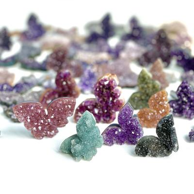 China Europe Natural Crystal Cluster Animal Carving Semi-precious Stone Crafts Hand Carved Amethyst Cluster Butterfly for sale