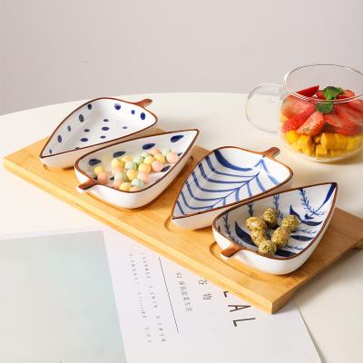 China Cute Viable Creative Wooden Tray Dried Fruit Leaf Household Tray Modern Living Room Snack Sauce Dish for sale