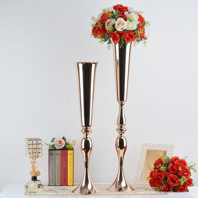 China Popular Europe Metal Fiberglass Trumpet Vase Table Centerpiece Flower Stand Wedding Envent Vase for sale