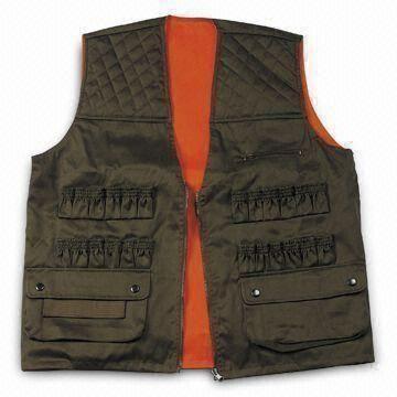 China Safety Vest with Zipper and Button, Made of Polyester and Cotton for sale