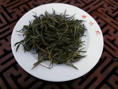 Cina Tè verde dell'alta montagna della MU Qing Ding di tian di Zhejiang Linan con capelli argentei a forma di in vendita