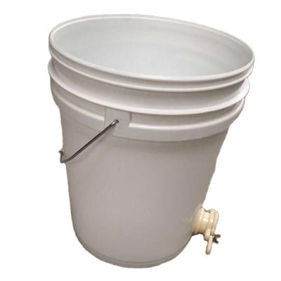 China Farms Liter 10/15 Liter/20 Liter Honey Pail Storage Pail Plastic Honey Bucket with Plastic Honey Gate for sale