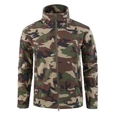 China Custom Men Lightweight Jacket Breathable Waterproof Camo Fishing Jacket for sale