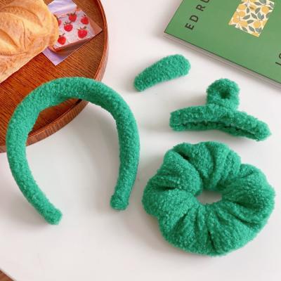 China European and American plush hairy European and American hairy fur circle green hair circle hair elastic hair band elastic hair band ring rope hair style hair scrunchies autumn winter girls for sale