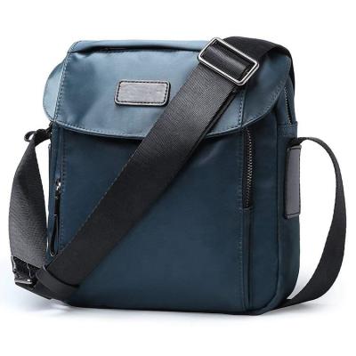 China Eco-friendly Custom Wholesale Waterproof Men Sport Canvas Bag Shoulder Bag Messenger for sale