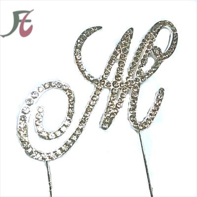 China Wedding Anniversary Cake Topper Decoration Letter V Crystal Rhinestone Cake Topper Wedding Anniversary Cake Topper Wholesale Alphabet Crystal Rhinestone for sale