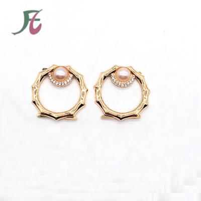 China Shoe Buckle Around Wedding Accessories Bridal Handmade Pearl Floral Shoe Clip On Shoe Accessories For Women for sale