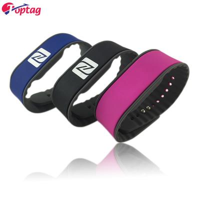 China Waterproof / Factory Price 13.56mhz Waterproof Access Control 1K RFID Silicone Wristband zu verkaufen